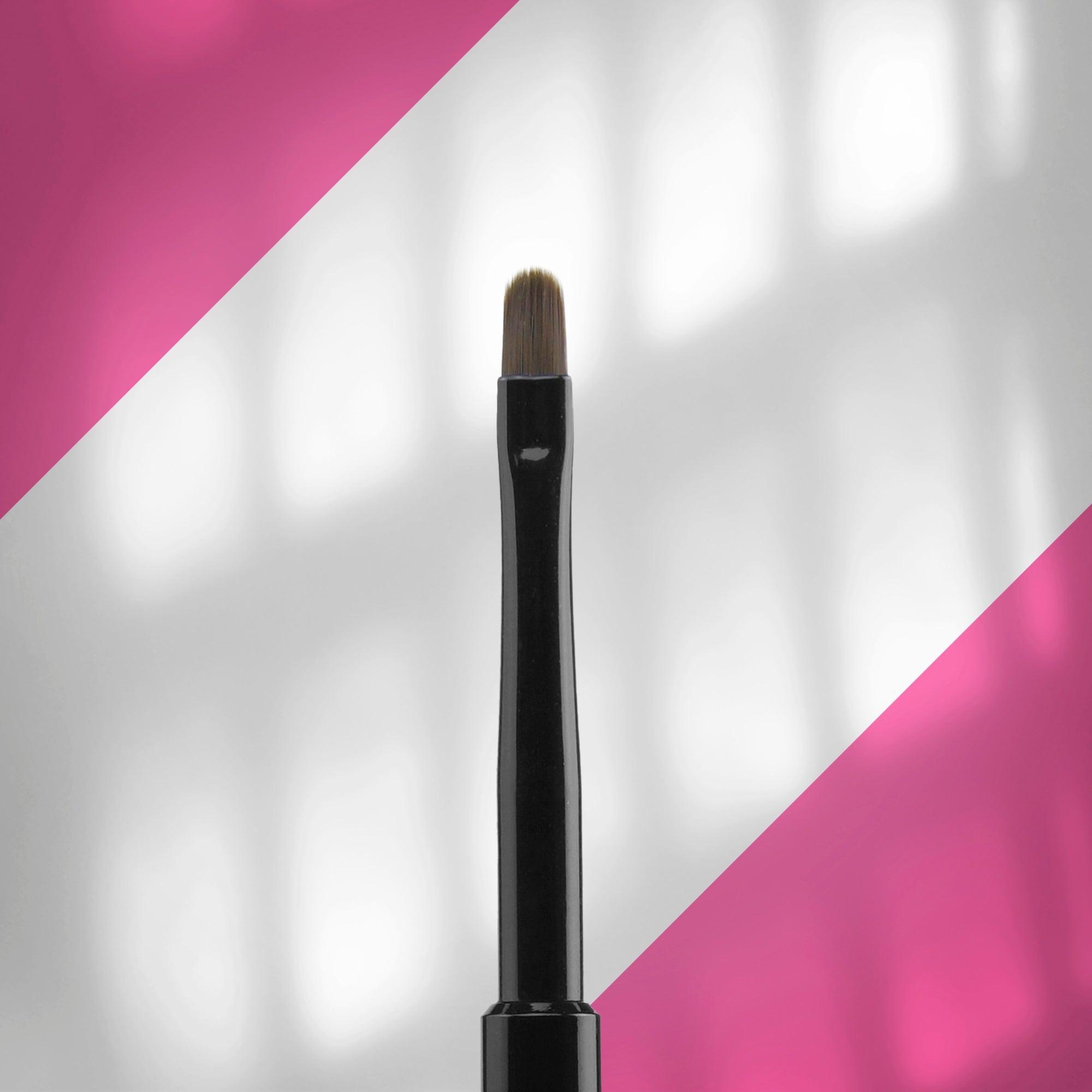 Pensulă pentru gel EXPERT lățime 4 mm / lungime 7 mm (NBE-04) – Staleks