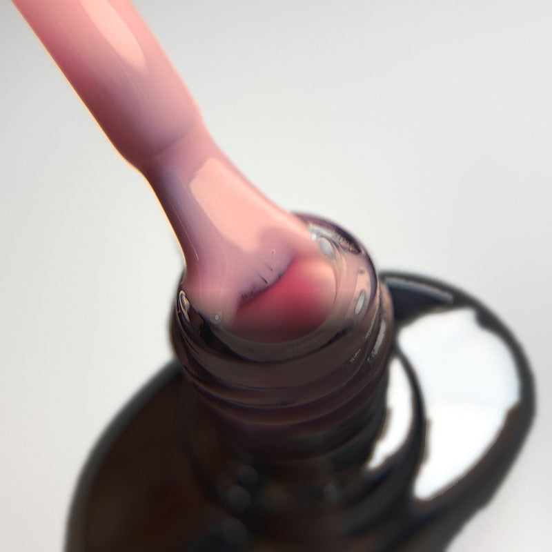 sens-liquid-acrylgel-peachy-nude-10ml-crystal-nails - textură (macro)